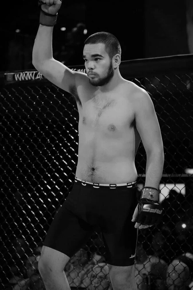 Brandon Drilich in a professional fight